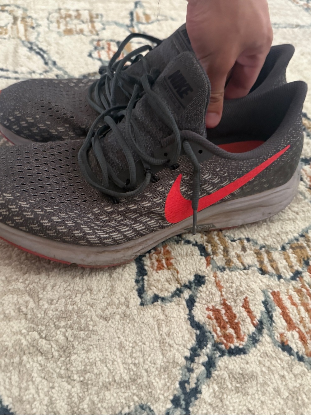 Nike Pegasus 35 running shoes